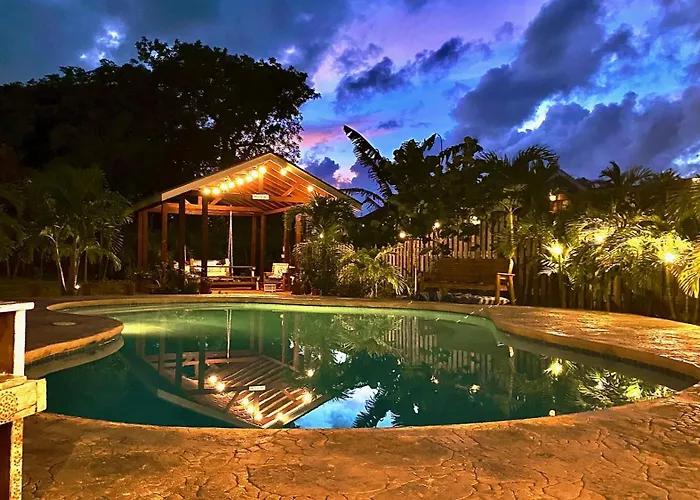 Island Gardens Family Escape, Pool & Car Included