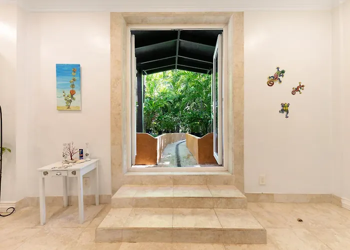 Island Gardens Family Escape, Pool & Car Included