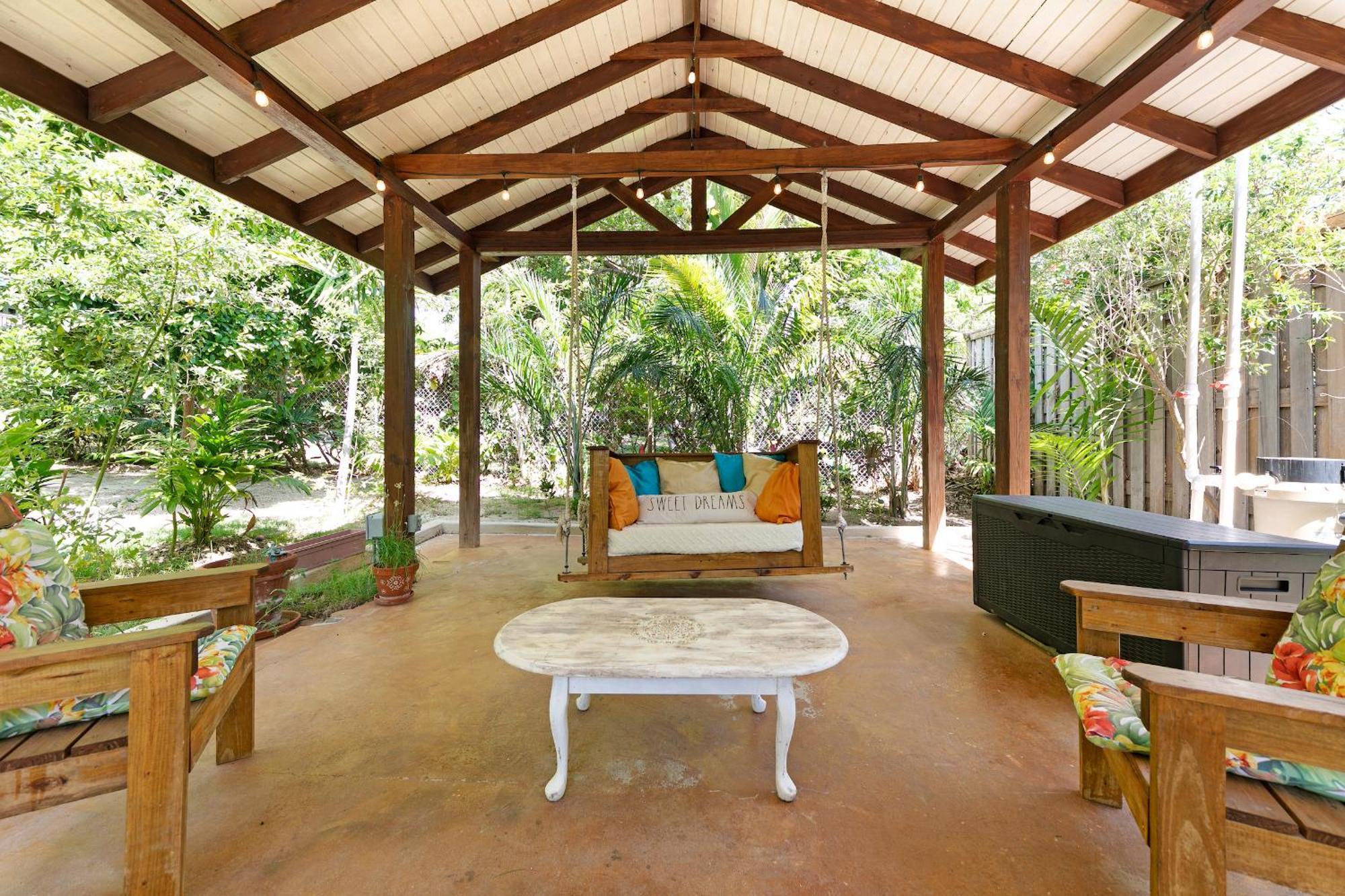 Island Gardens Family Escape, Pool & Car Included