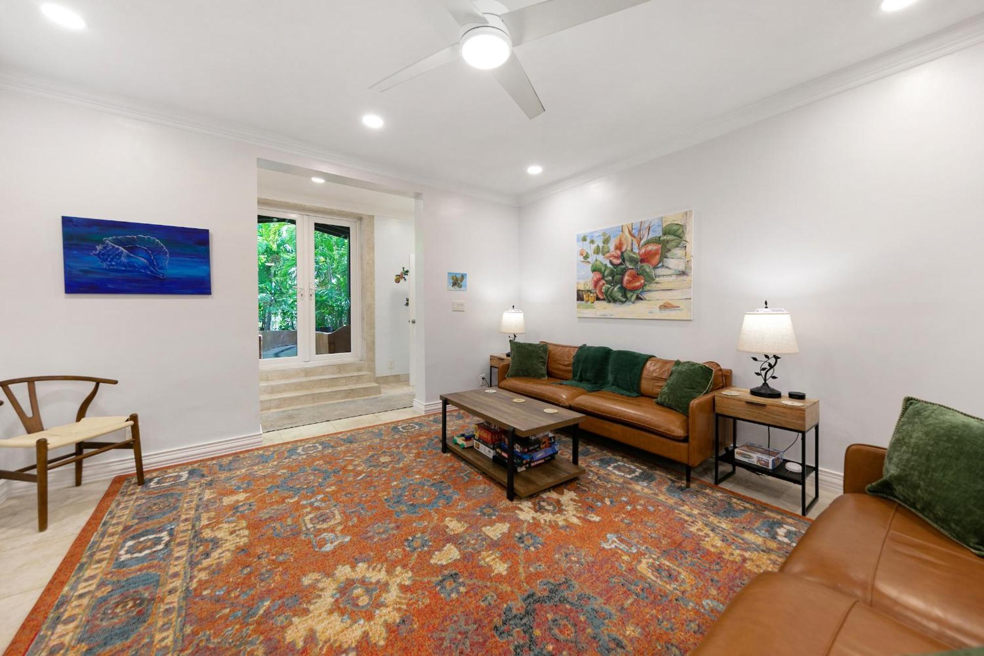 Island Gardens Family Escape, Pool & Car Included Apartment
