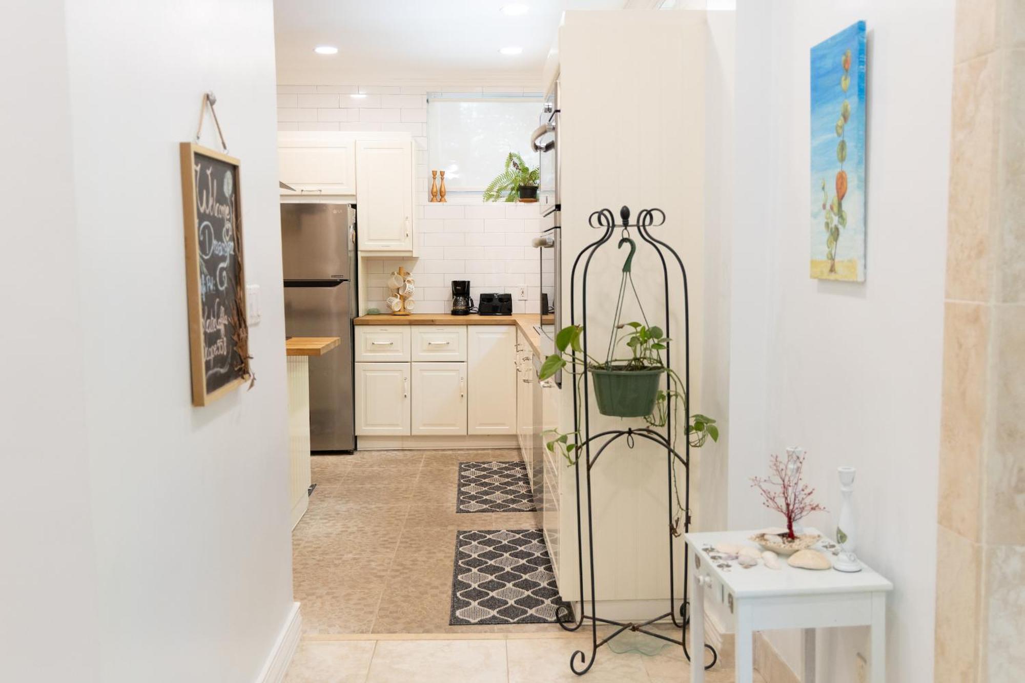Apartment Island Gardens Family Escape, Pool & Car Included *