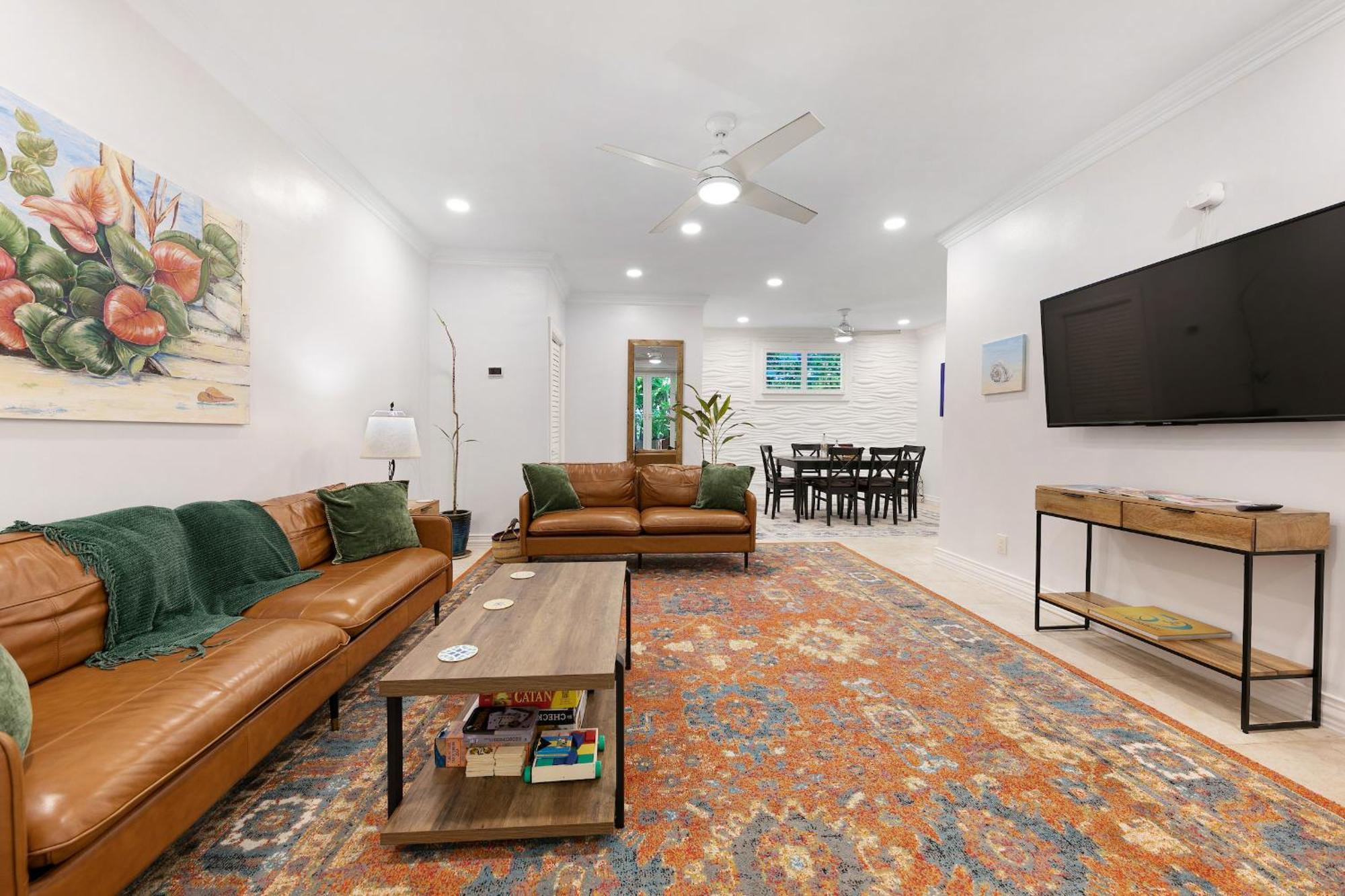 Island Gardens Family Escape, Pool & Car Included Apartment *