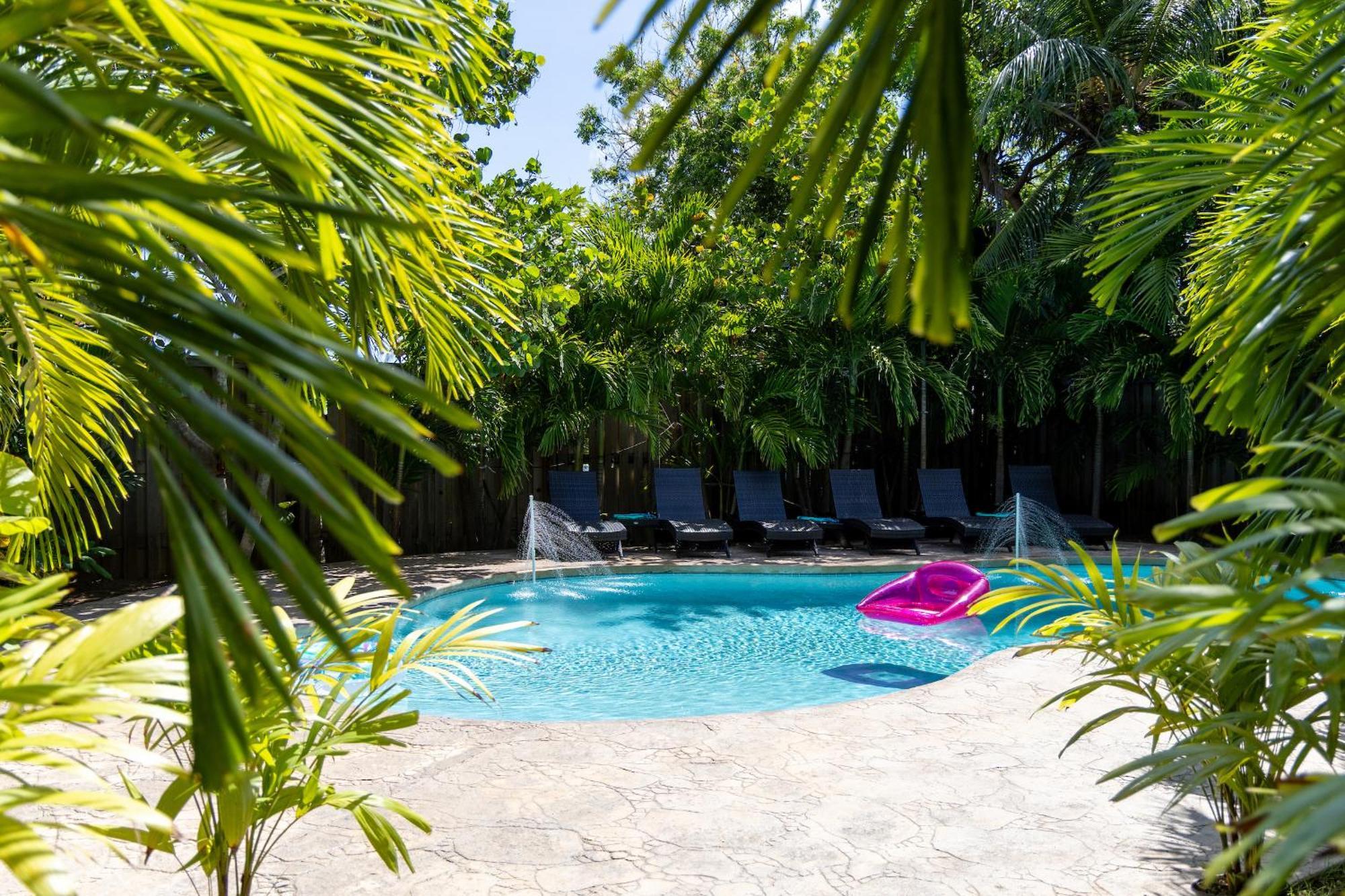 Island Gardens Family Escape, Pool & Car Included * Nassau