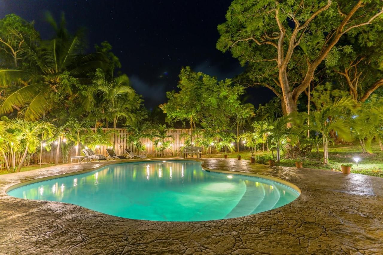Island Gardens Family Escape, Pool & Car Included Apartamento Nassau