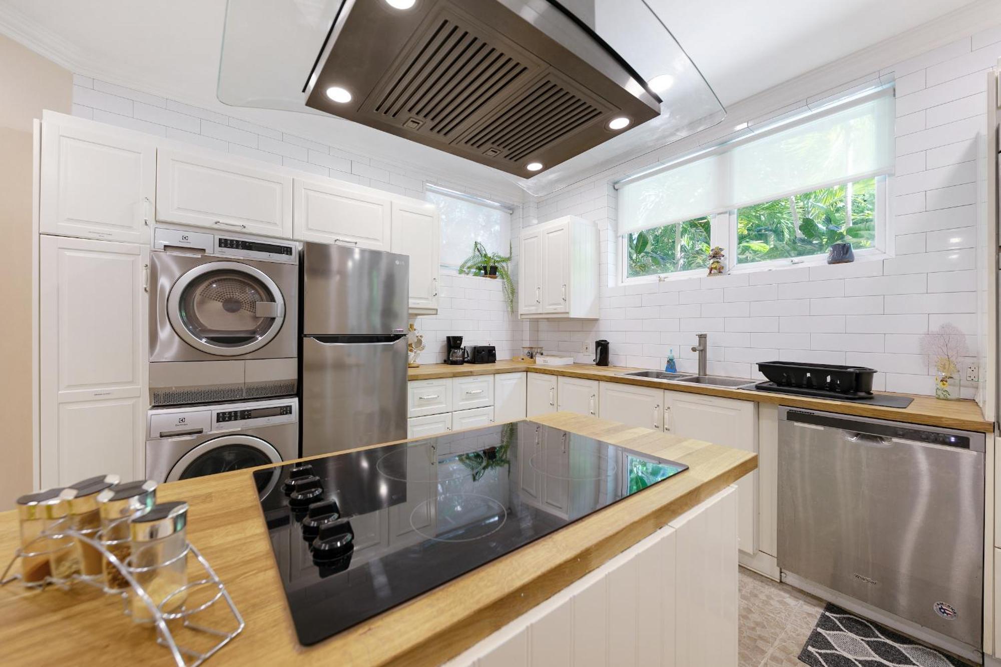 Island Gardens Family Escape, Pool & Car Included Nassau